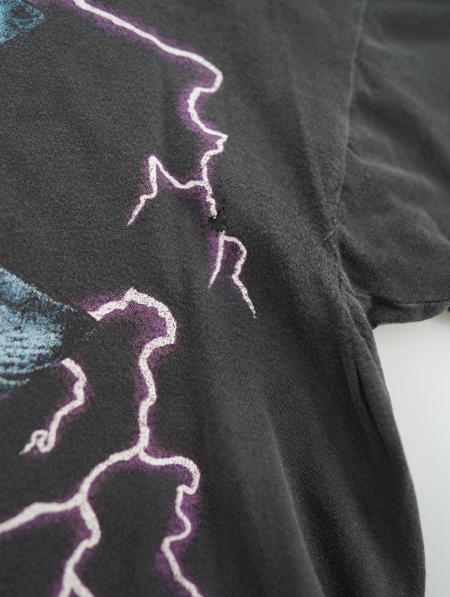 90s USA thunder wolf tee