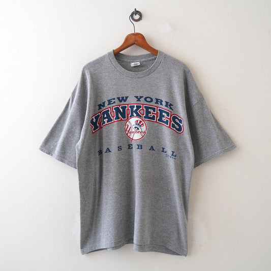 90s MLB Yankees knit tee