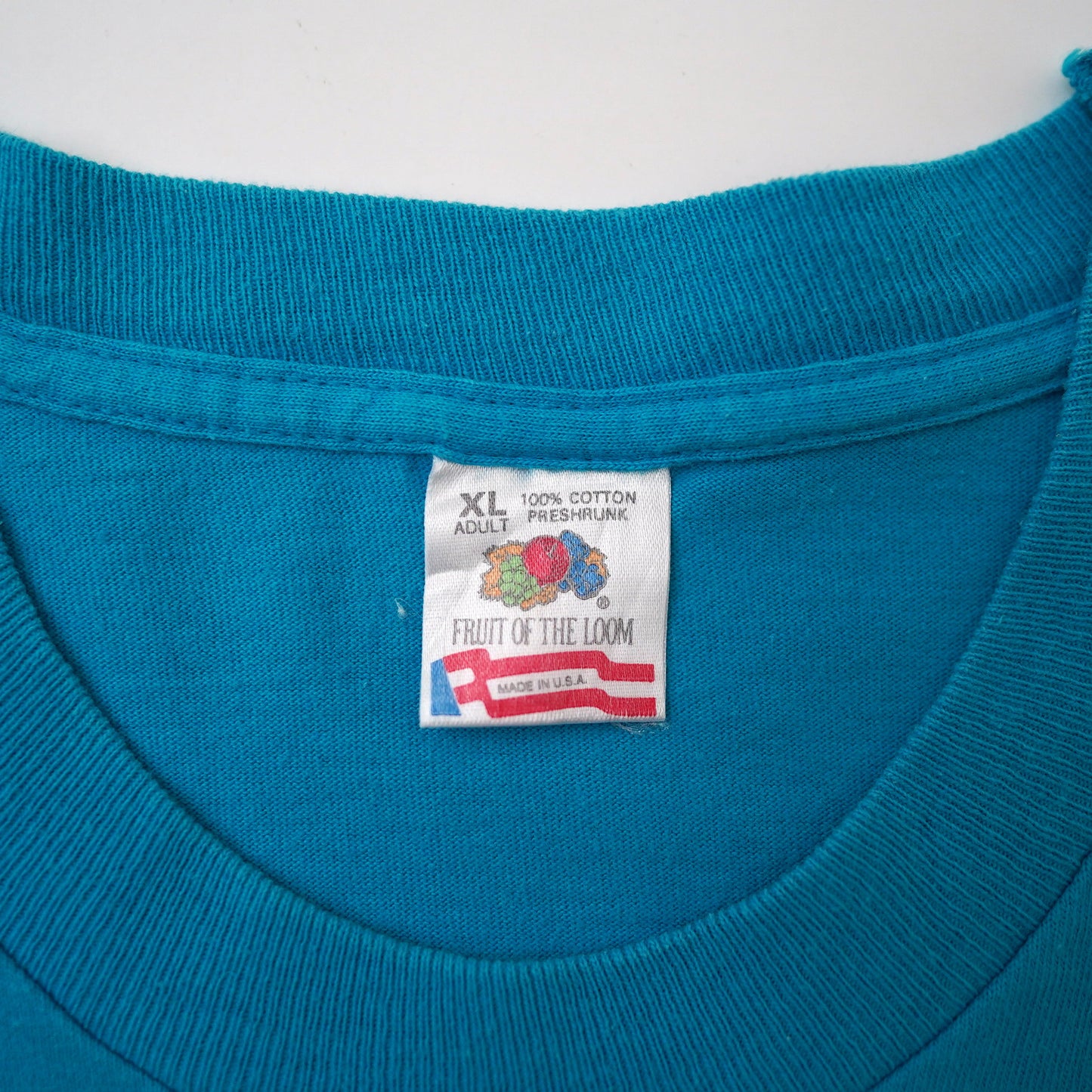 90s FRUIT OF THE LOOM tee