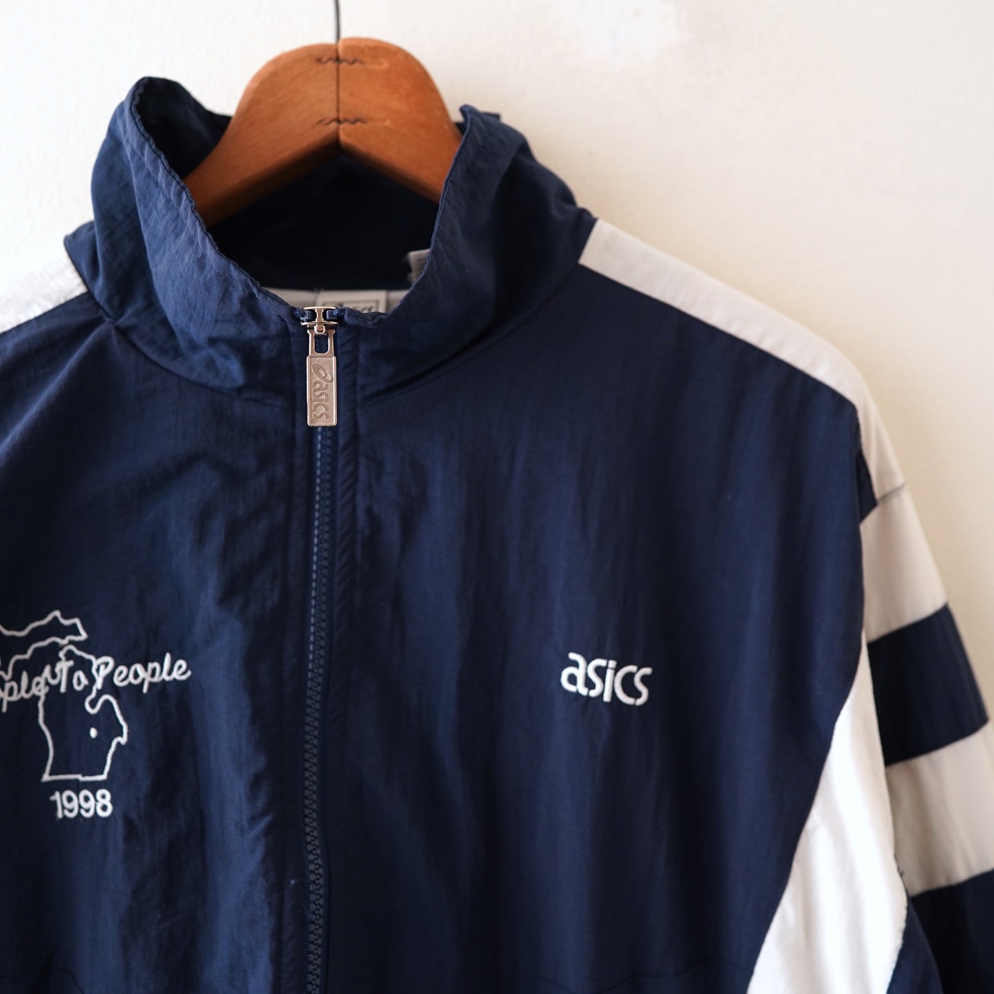 asics nylon jacket