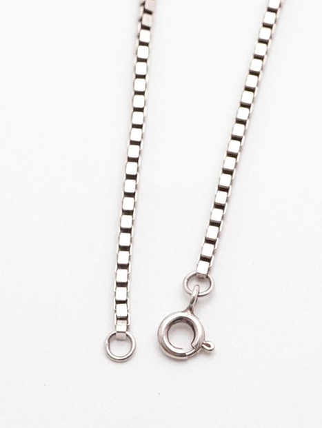 venetian cain necklace