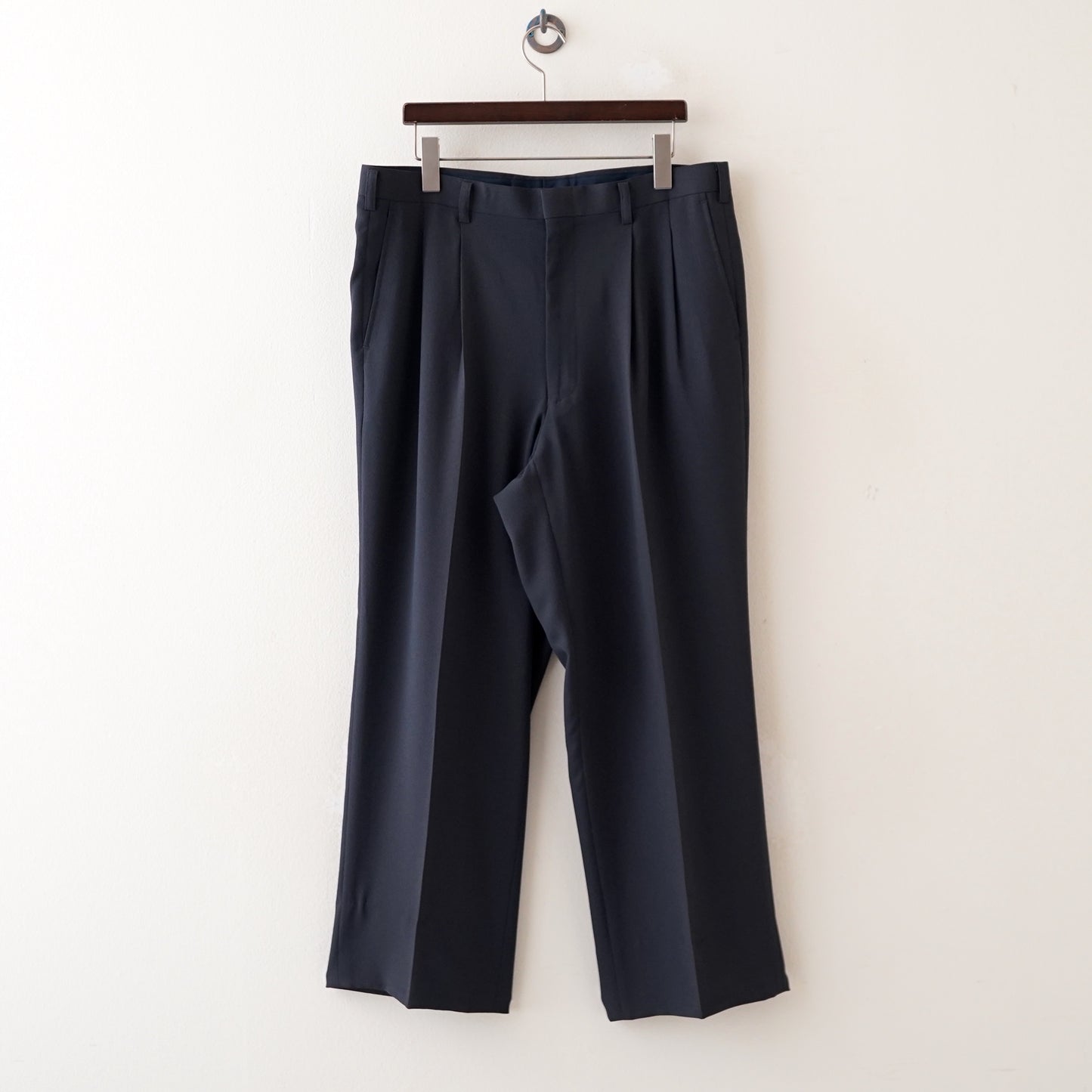 two tuck long pants